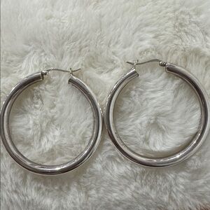 925 Silver Hoop Earrings 2” 
Large  2” Silver Hoop earrings. Stunning!